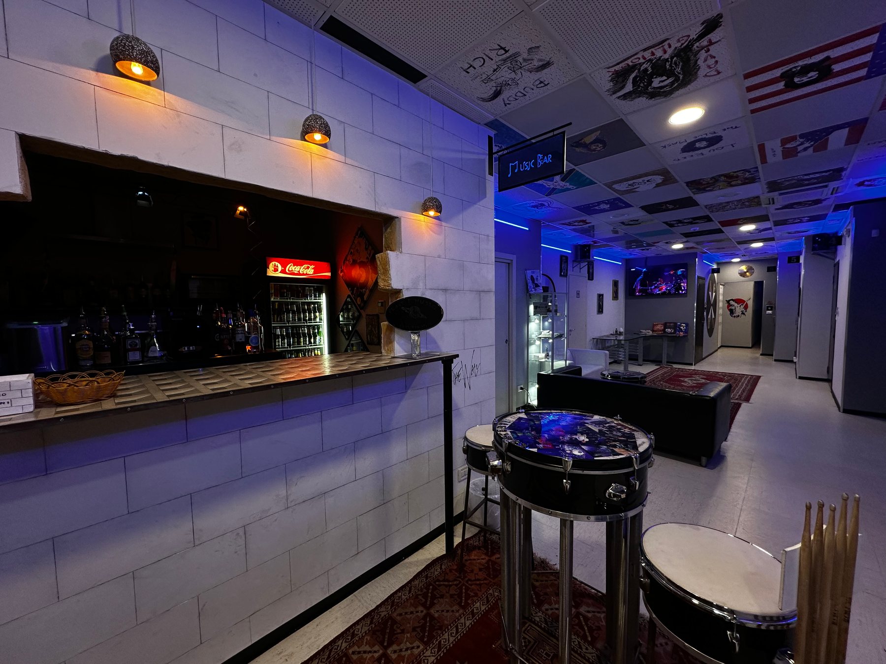 Il bar The Wall di Planet Music